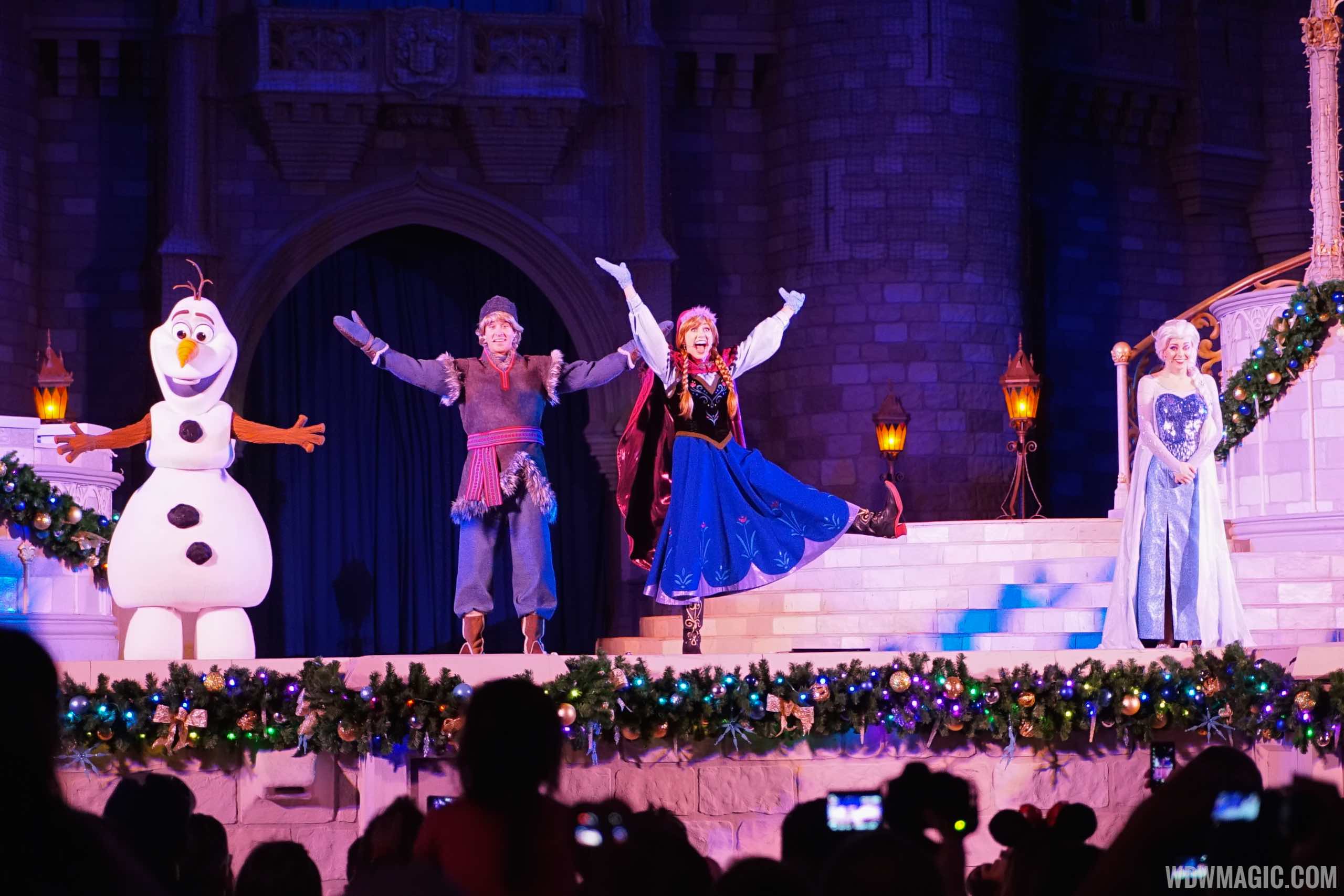 A Frozen Holiday Wish opening show Photo 4 of 11