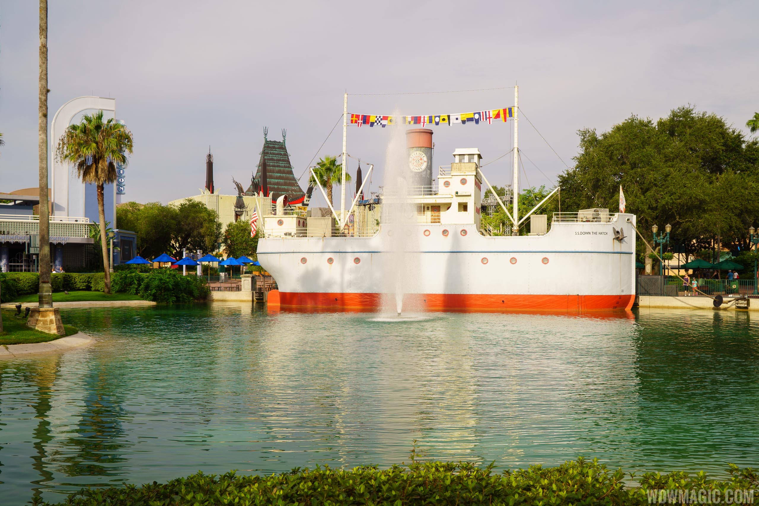 Three food and drink kiosks opening in Echo Lake at Disney's Hollywood