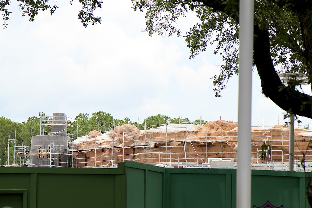 Fantasyland - Finishing paint is being applied to the mermaid building