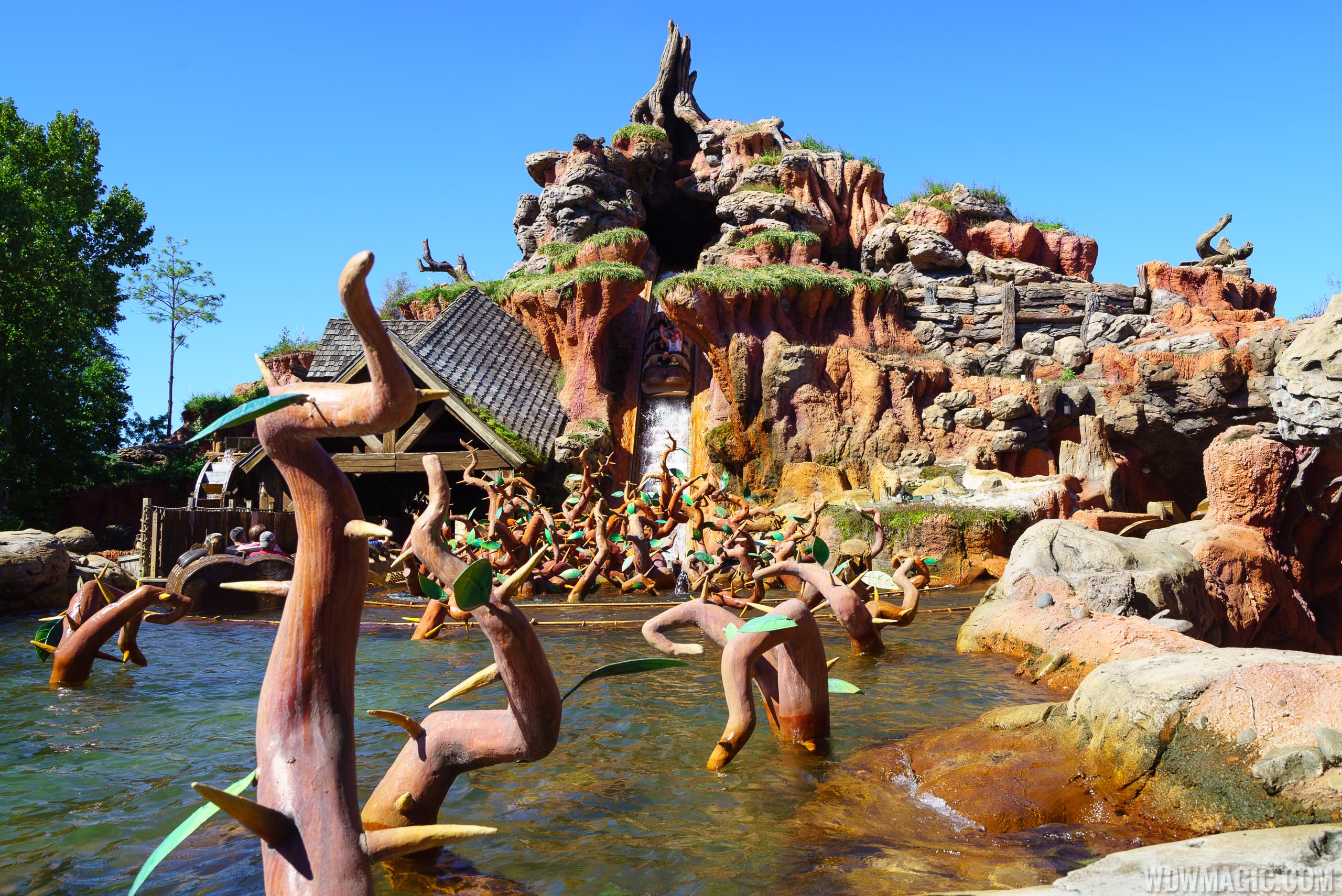 splash mountain figurines