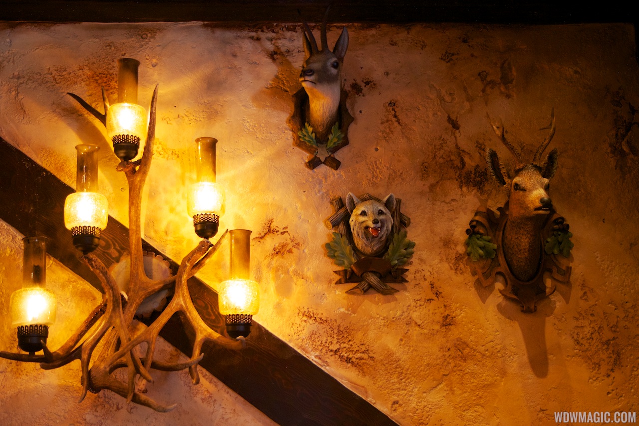 Gaston's Tavern - Gaston's Tavern decor