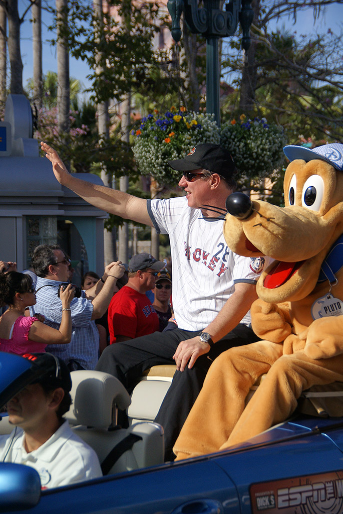 ESPN The Weekend - Jim Kelly at the 2009 ESPN Weekend motorcade