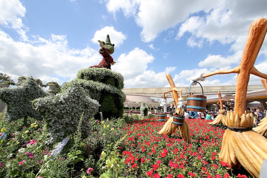 International Flower and Garden Festival - Main Entrance - Fantasia Topiary