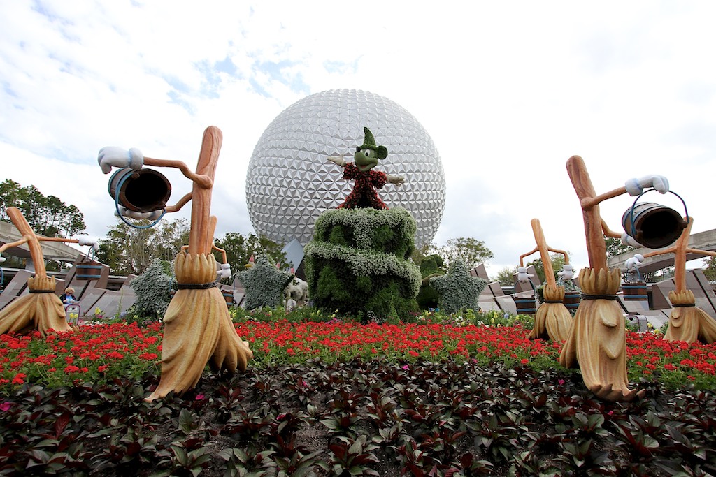 International Flower and Garden Festival - Main Entrance - Fantasia Topiary