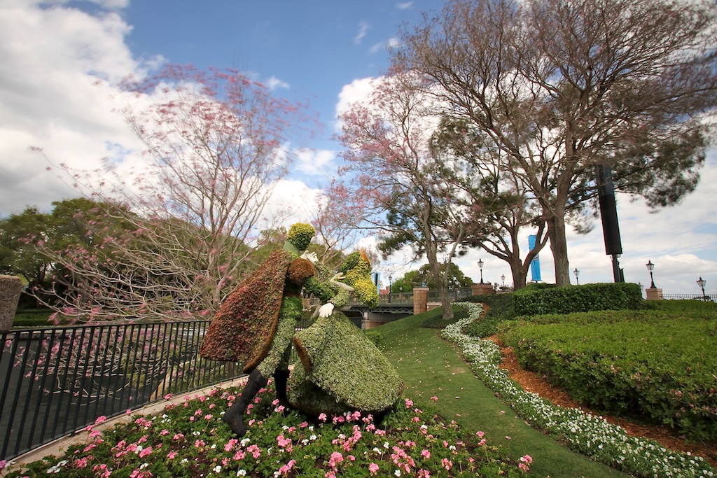 International Flower and Garden Festival - Disney Couples Topiary