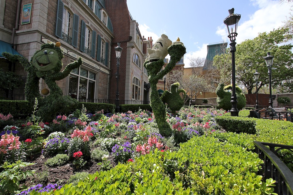 International Flower and Garden Festival - Beauty and the Beast Topiary in France