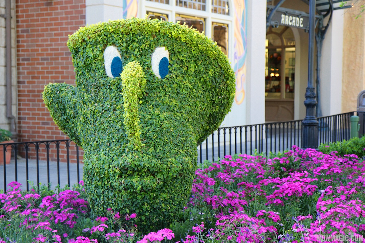 International Flower and Garden Festival - 2013 Epcot Flower and Garden Festival - Beauty and the Beast topiary