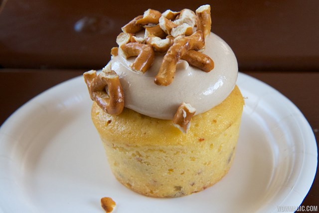 2014 Epcot Flower and Garden Festival Outdoor Kitchen kiosk - The Smokehouse American Adventure - Piggylicious Bacon Cupcake $3.50 2014 Epcot Flower and Garden Festival Outdoor Kitchen kiosk - The Smokehouse American Adventure - Piggylicious Bacon Cupcake $3.50