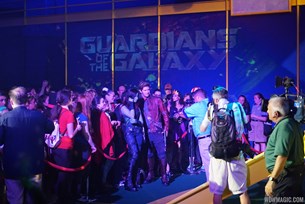 Gamora and Star Lord meet guests Gamora and Star Lord meet guests