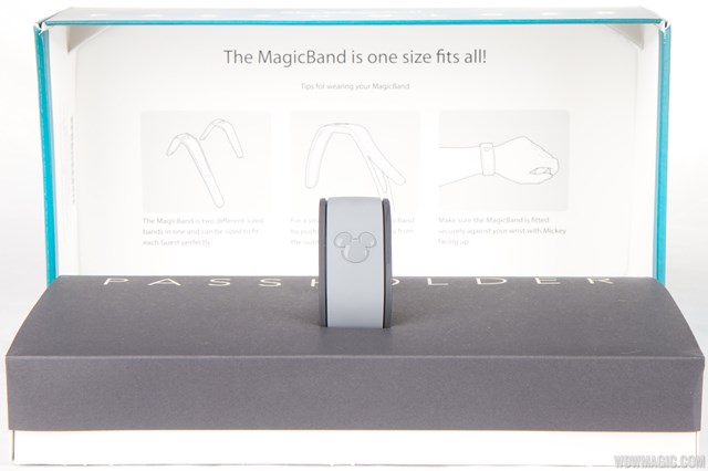 Passholder MagicBand inside the box Passholder MagicBand inside the box