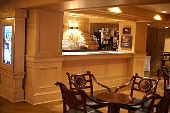 Ale and Compass Lounge