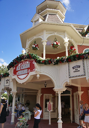 Plaza Ice Cream Parlor
