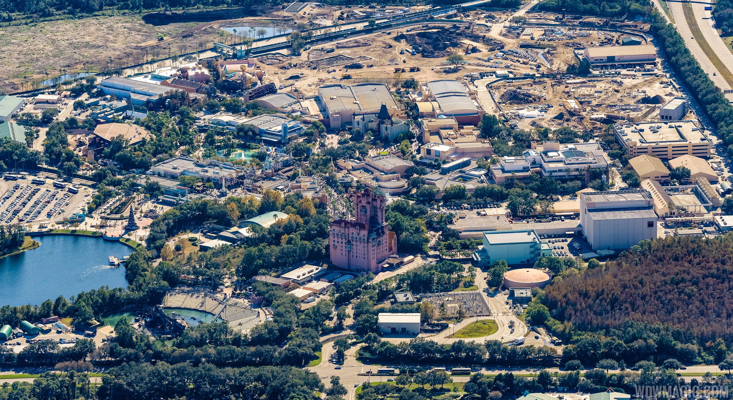 Bird's-eye view of Star Wars Land construction